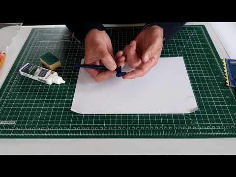 Gyro-Cut JNR in action: cutting curves in paper